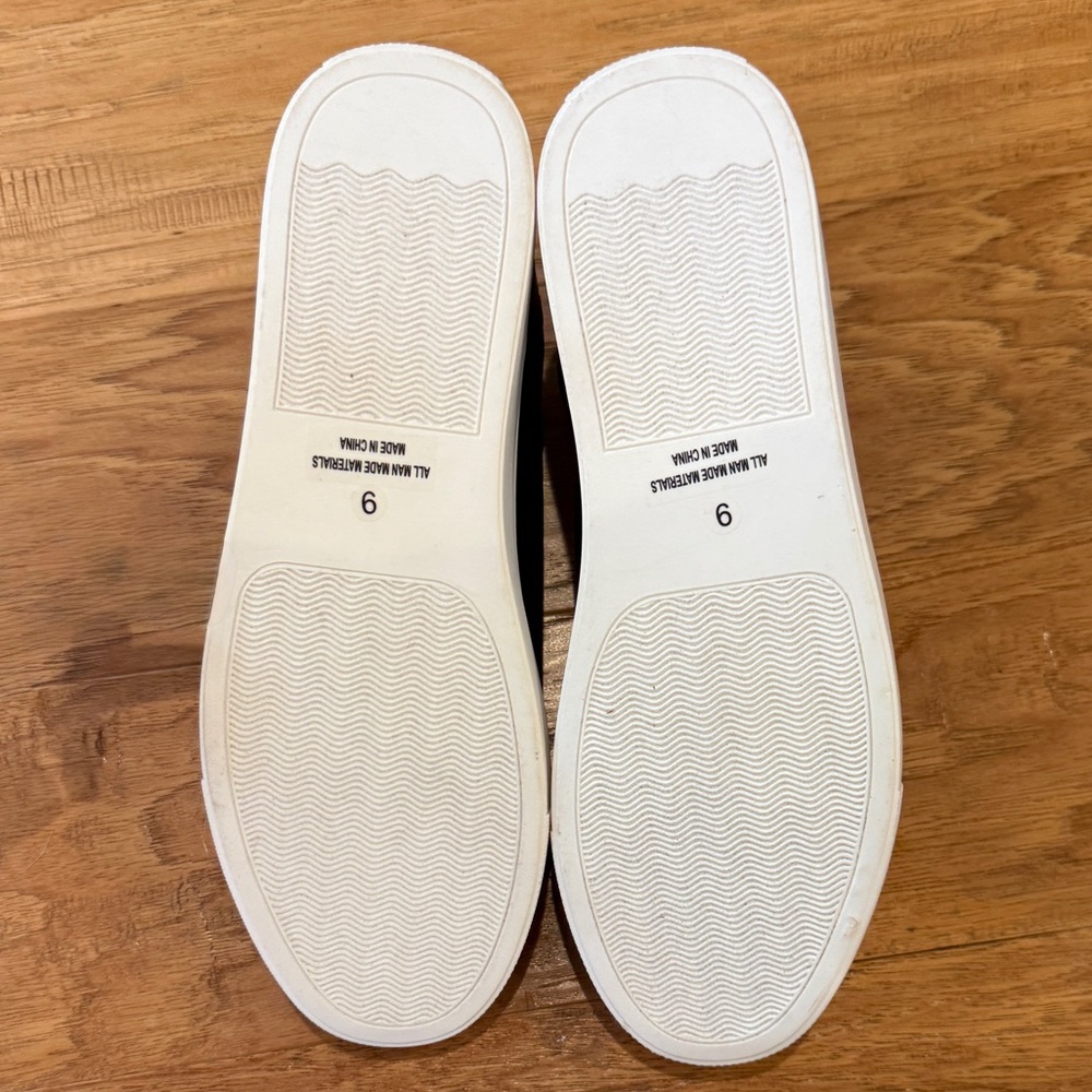 DV by Dolce Vita Amino Sneaker - Picture 5 of 6